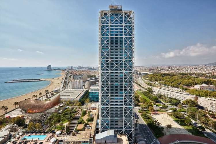 Façade de l'hôtel Arts Barcelona