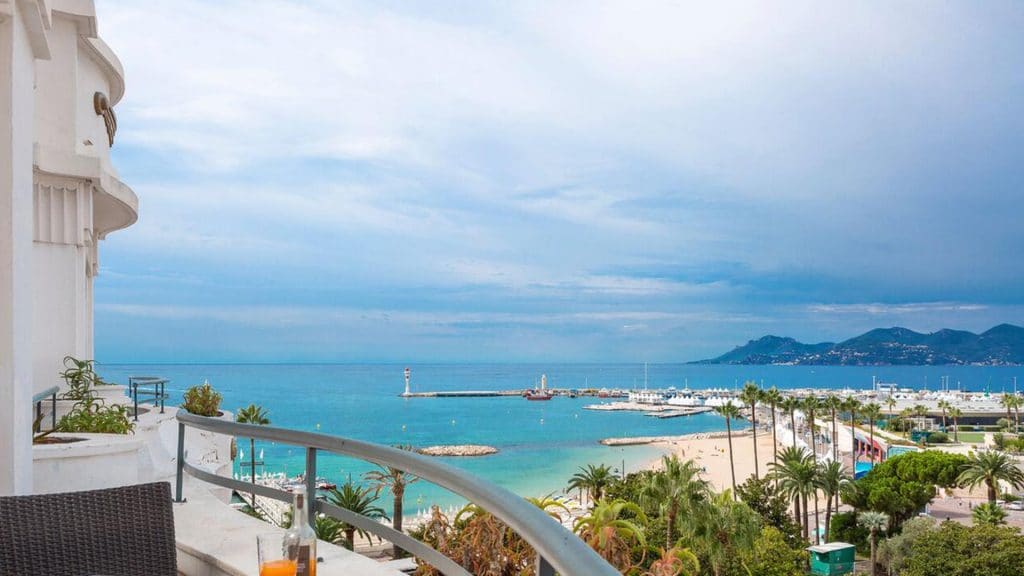 Hôtel Barrière Le Majestic, l'un des plus beaux hôtels 5 étoiles de Cannes