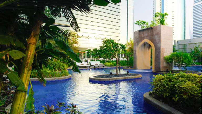 Conrad Dubai piscine
