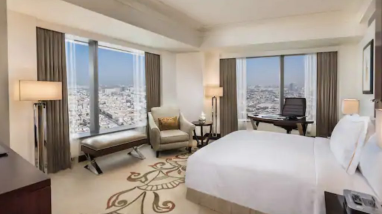 Conrad Dubai suite
