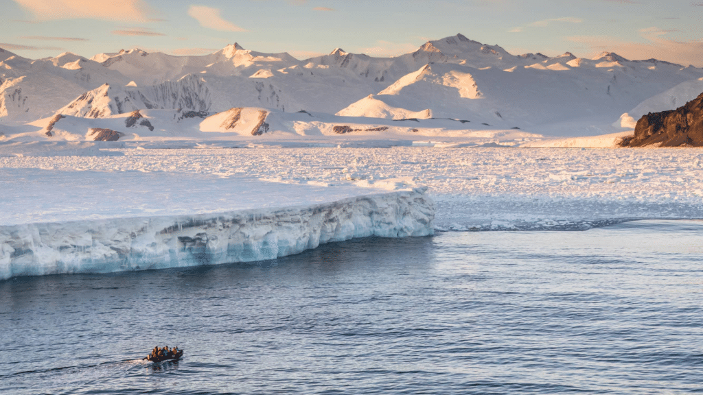 Voyage en Antarctique avec le jet privé Four Seasons