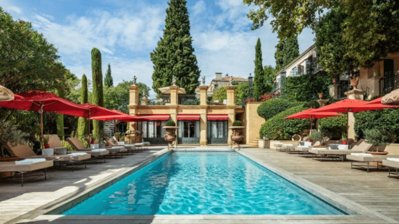 hôtels de luxe en provence les plus beaux hôtels 5 étoiles suitespot