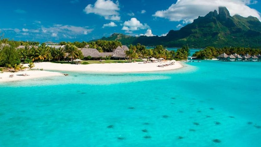 St. Regis Bora Bora Resort - plage