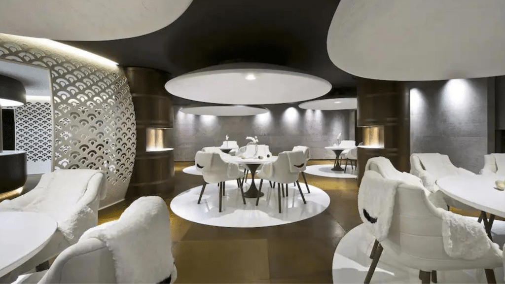 Bar et restaurant gastronomique Courchevel │ Hôtel Cheval Blanc