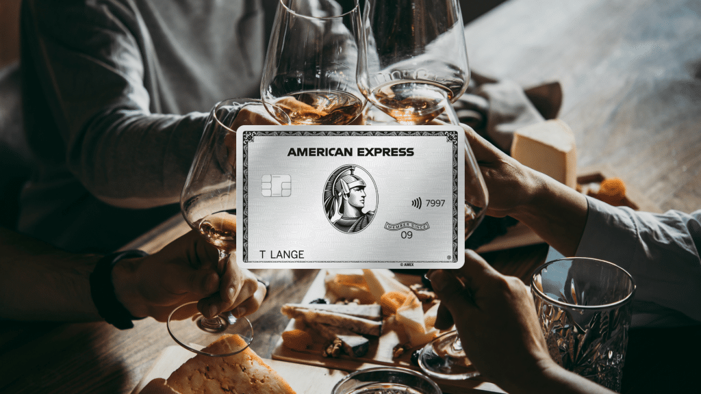 American Express Platinum Card devant des verres de vin